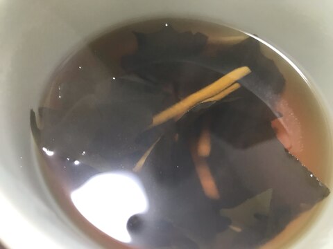 【少ない具材で満足】生姜とワカメのスープ
